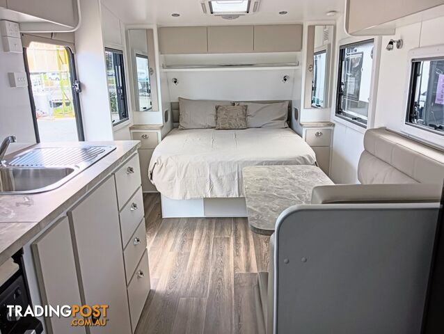 COSY CAB NORTHGATE - photo 5 of 28