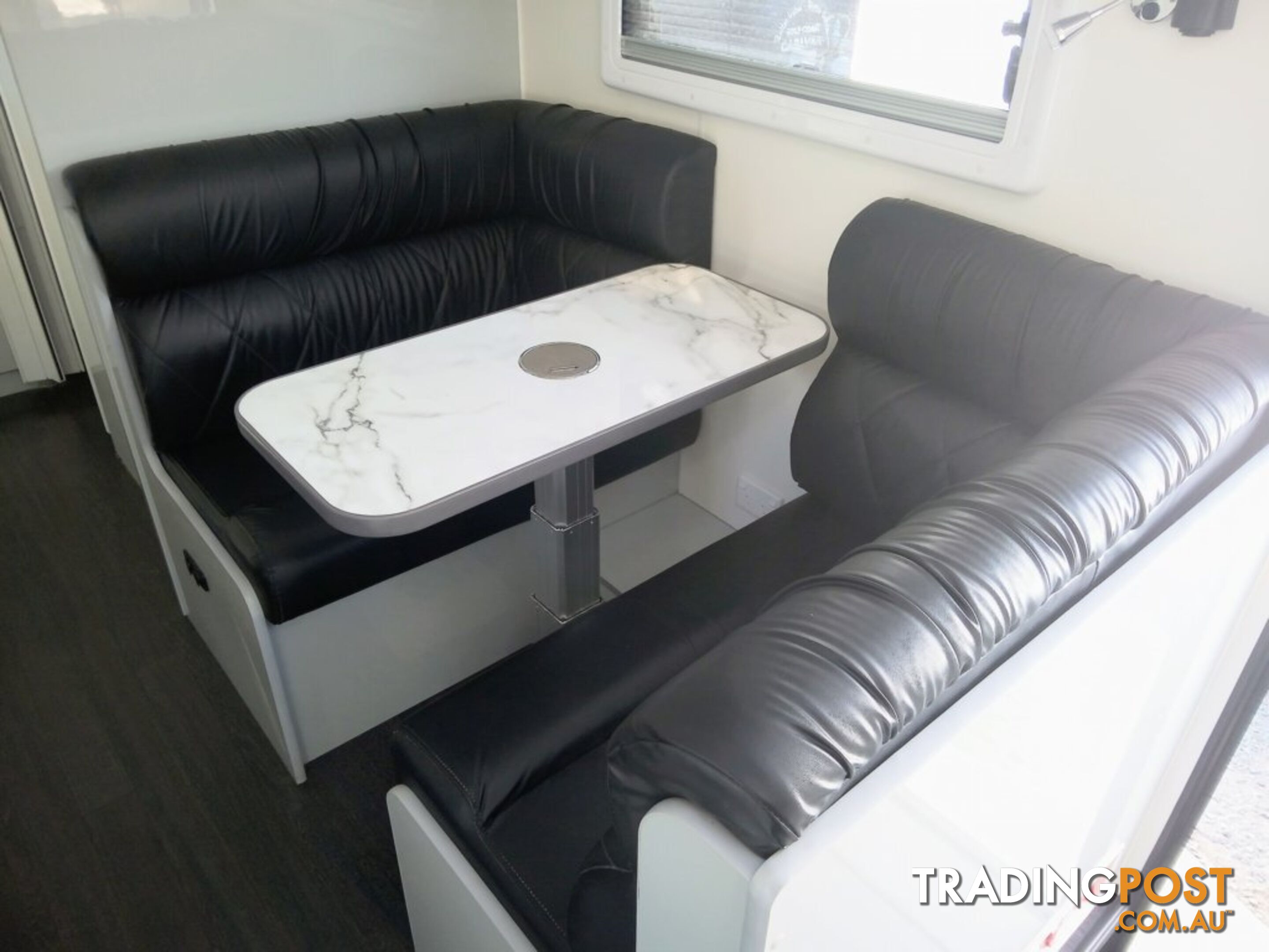 GOLDSTAR RV LIBERTY TOURER FAMILY CARAVAN