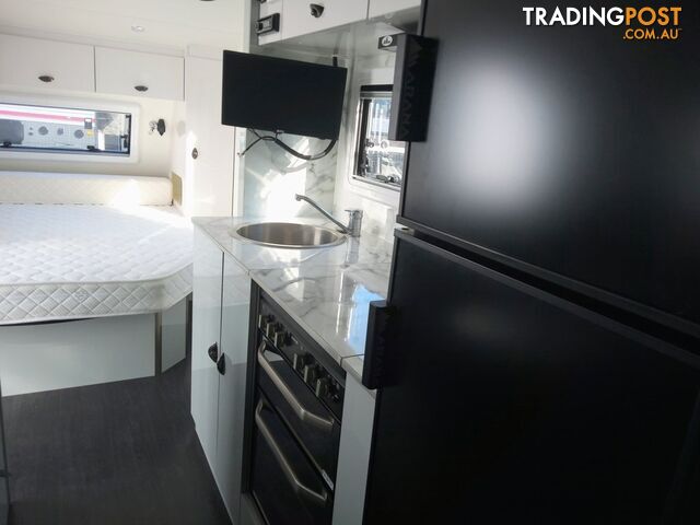 GOLDSTAR RV LIBERTY TOURER FAMILY CARAVAN