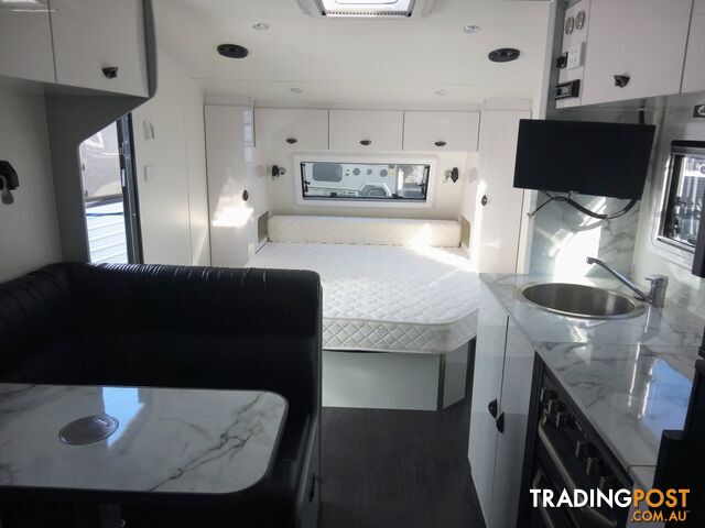 GOLDSTAR RV LIBERTY TOURER FAMILY CARAVAN