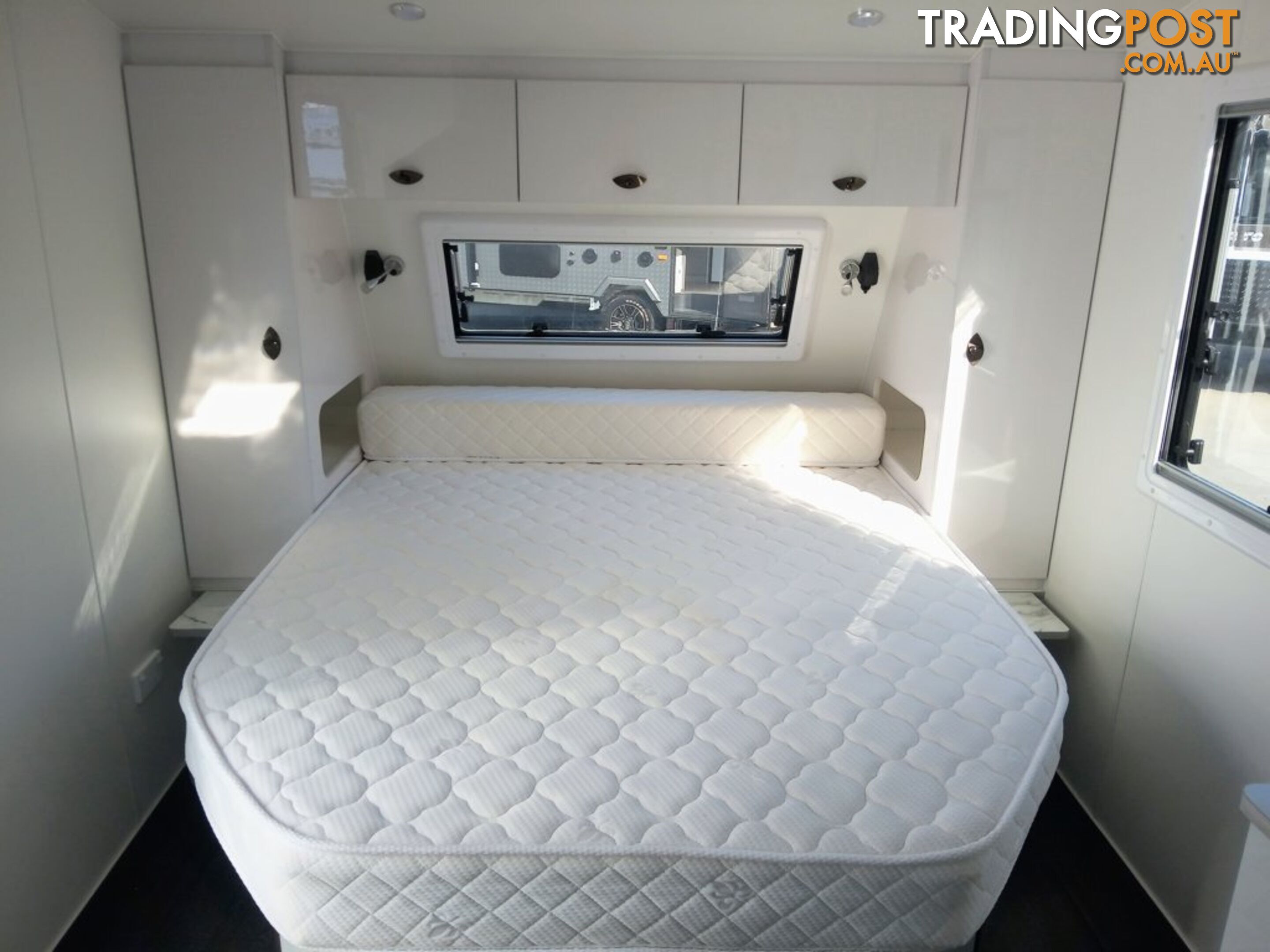 GOLDSTAR RV LIBERTY TOURER FAMILY CARAVAN