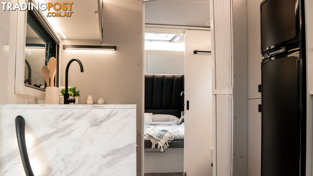 OZ CLASSIC 22 FT CLUB LOUNGE - photo 4 of 17