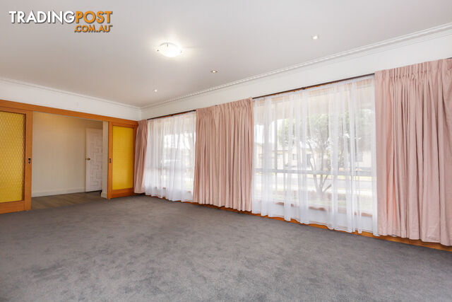 18 Valentine Crescent SALE VIC 3850