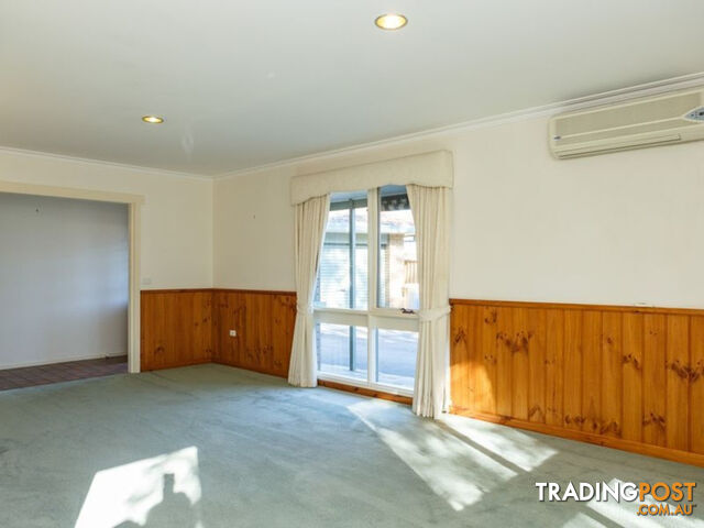 8 Julie Court SALE VIC 3850