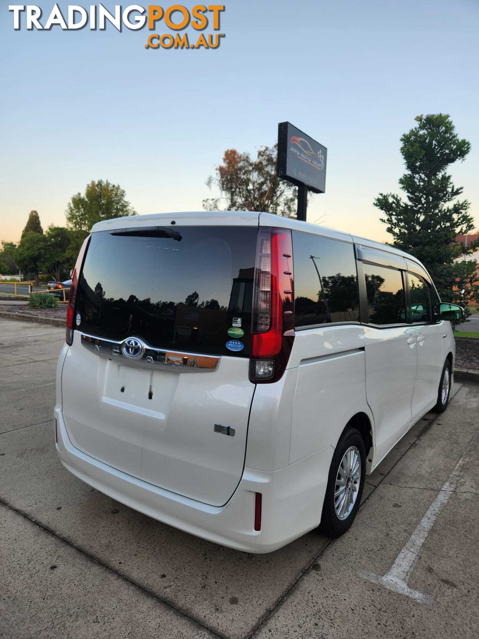 2015 Toyota Noah ZWR80 G Van Automatic