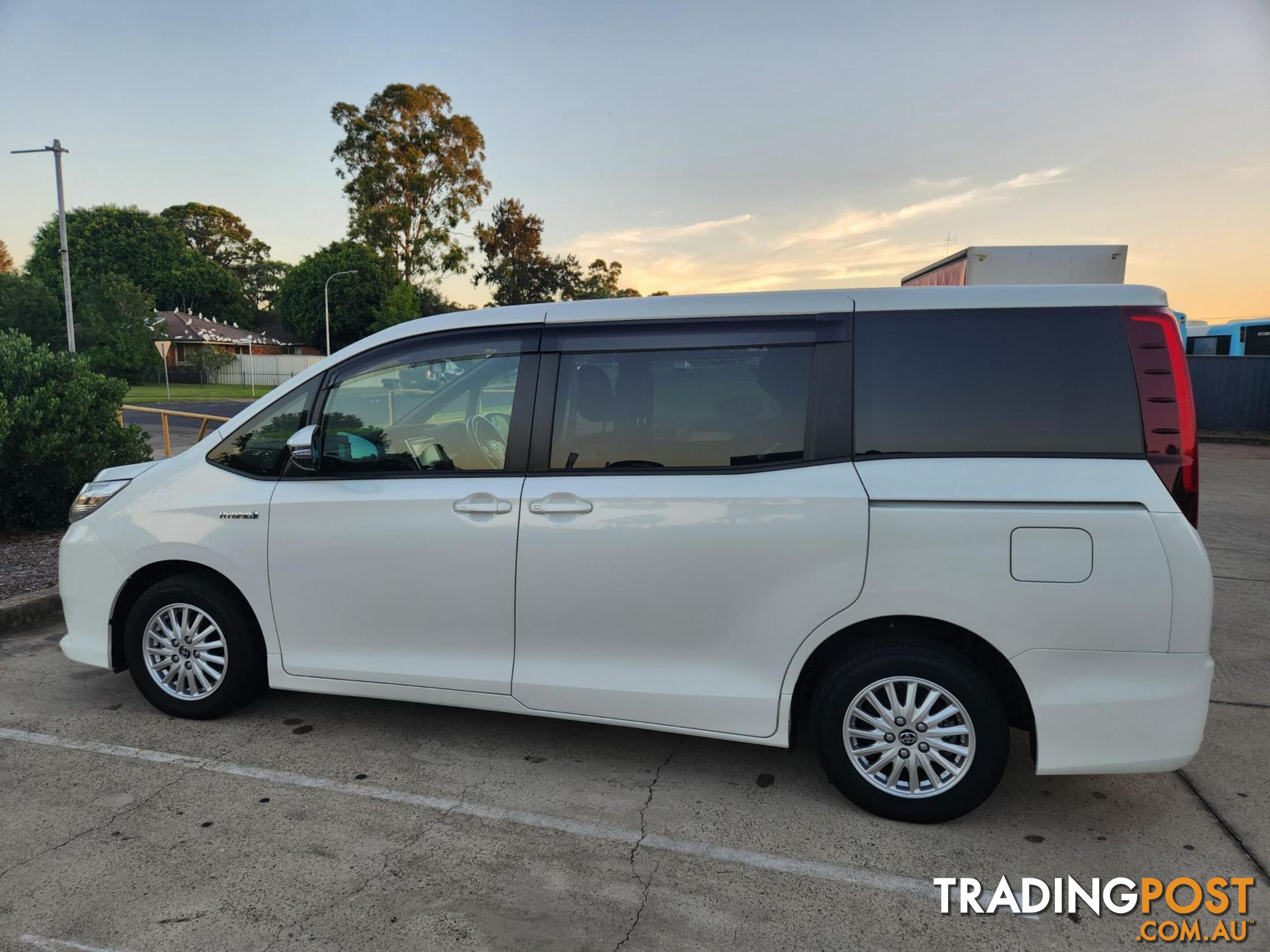 2015 Toyota Noah ZWR80 G Van Automatic