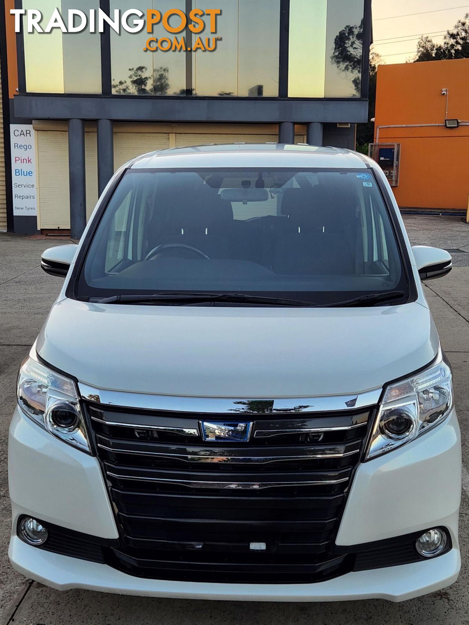 2015 Toyota Noah ZWR80 G Van Automatic