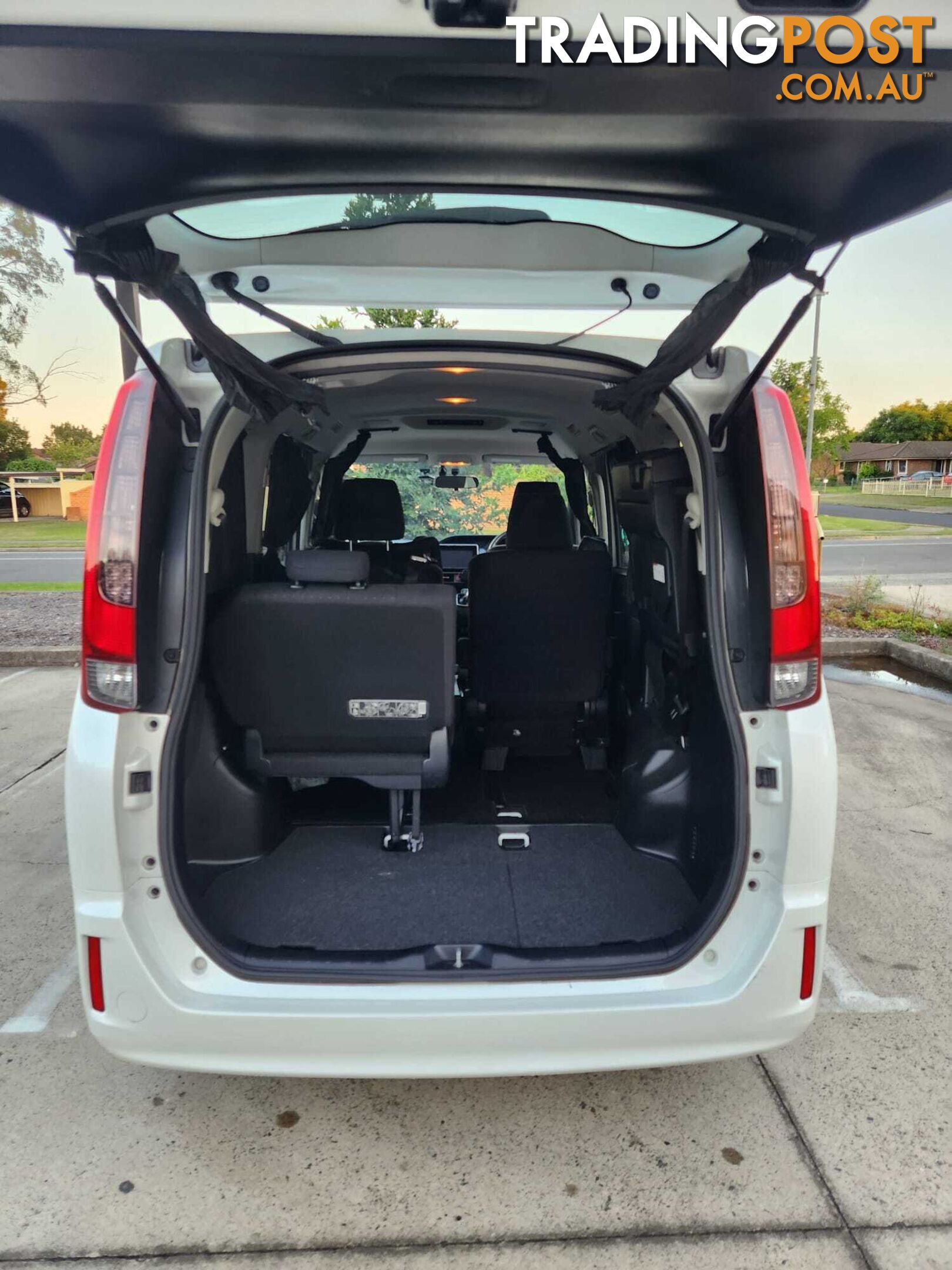 2015 Toyota Noah ZWR80 G Van Automatic