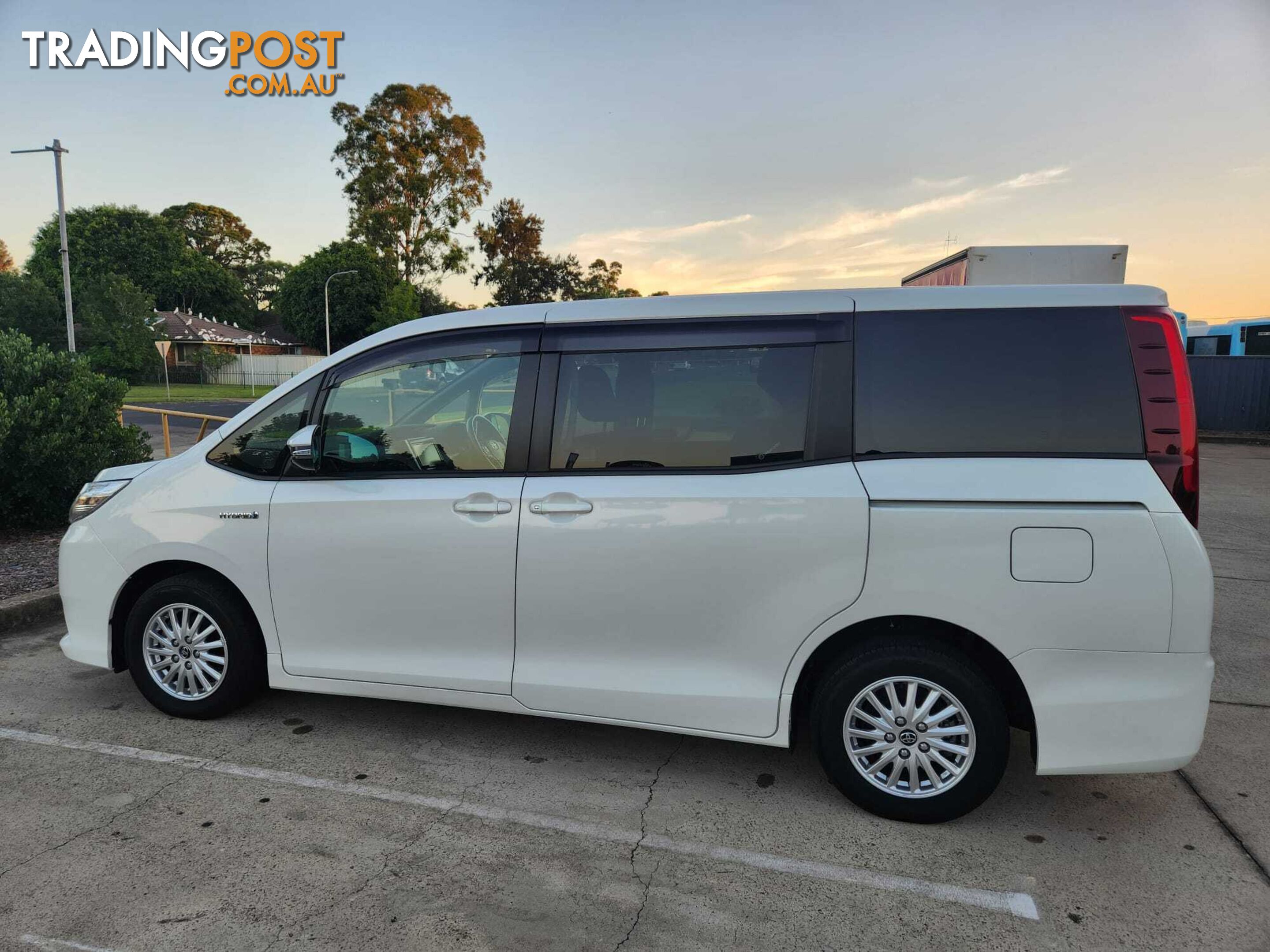 2015 Toyota Noah ZWR80 G Van Automatic