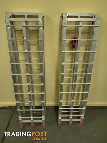 Folding aluminium trailer Ramps never used