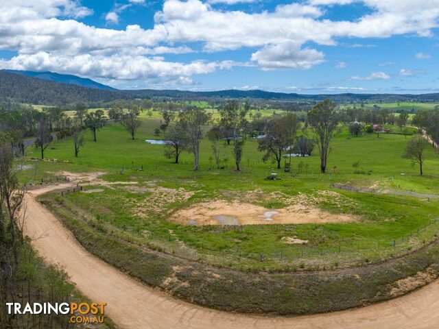 25 Barlows Road COBARGO NSW 2550