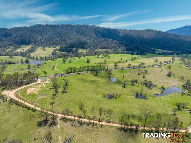 25 Barlows Road COBARGO NSW 2550