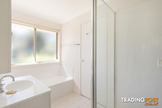 64 Strathmore Crescent KALARU NSW 2550