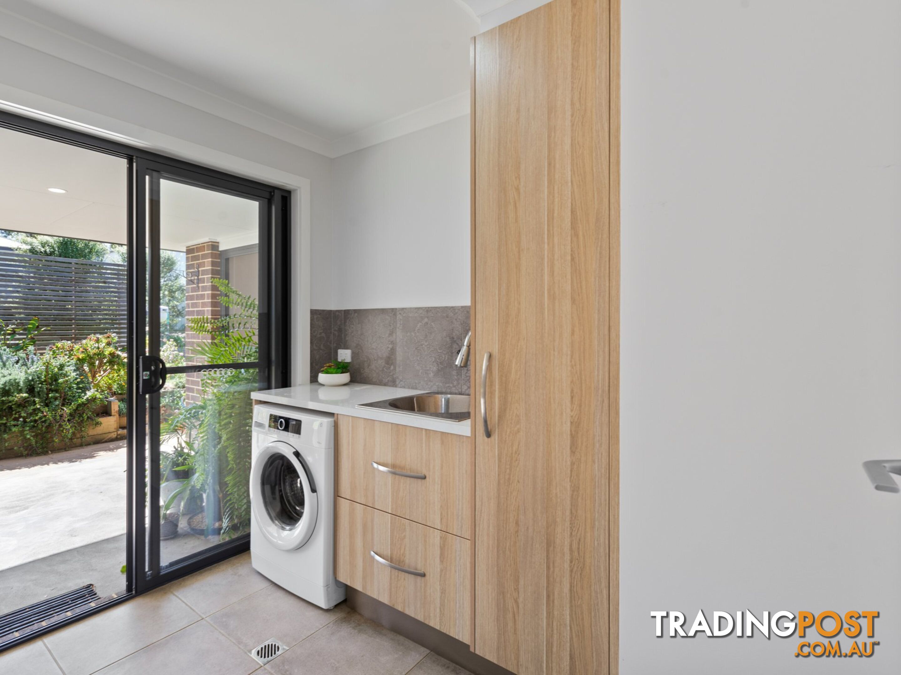 8 Kurrajong Crescent KALARU NSW 2550