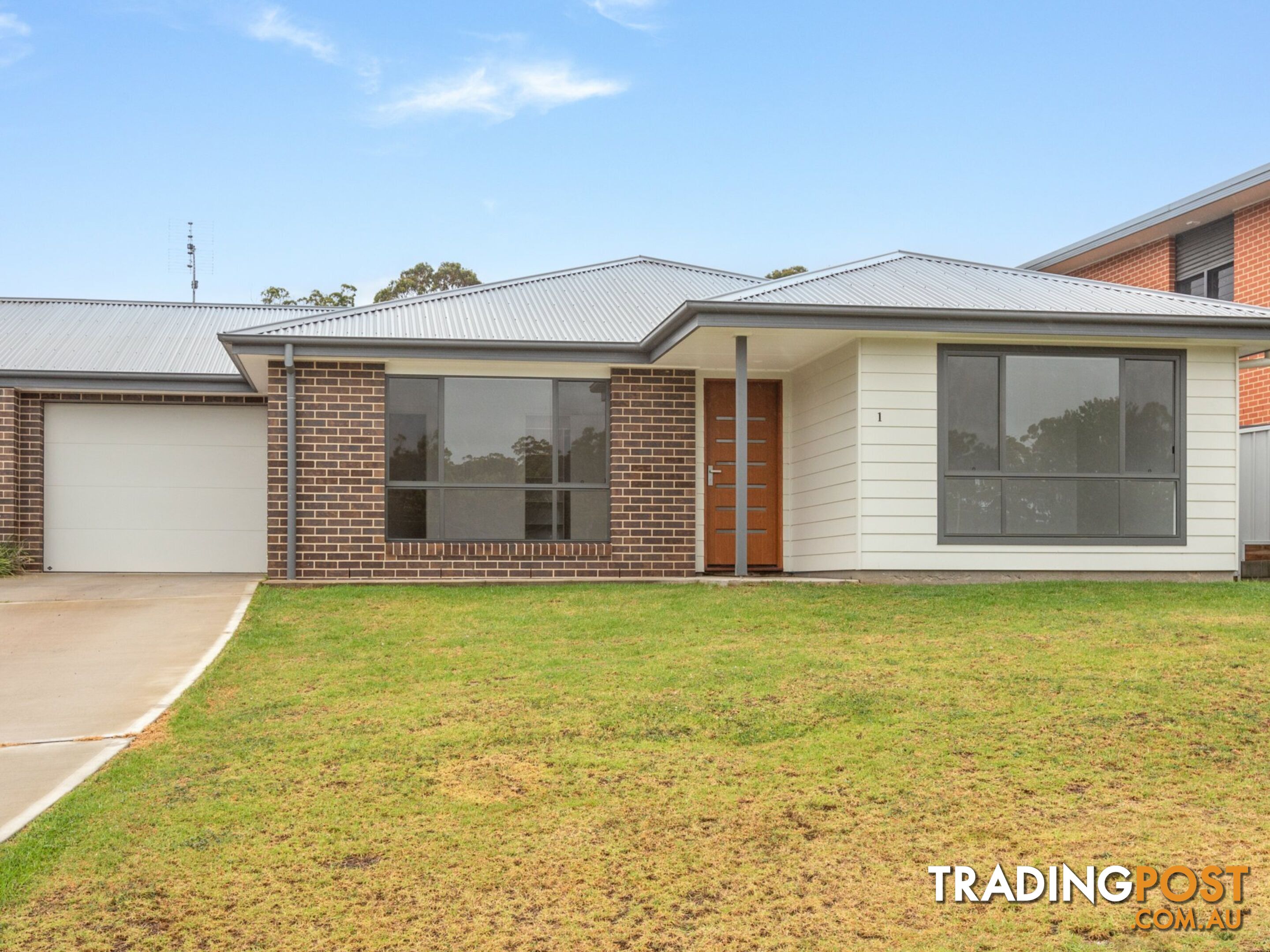 1/2 Kurrajong Crescent KALARU NSW 2550