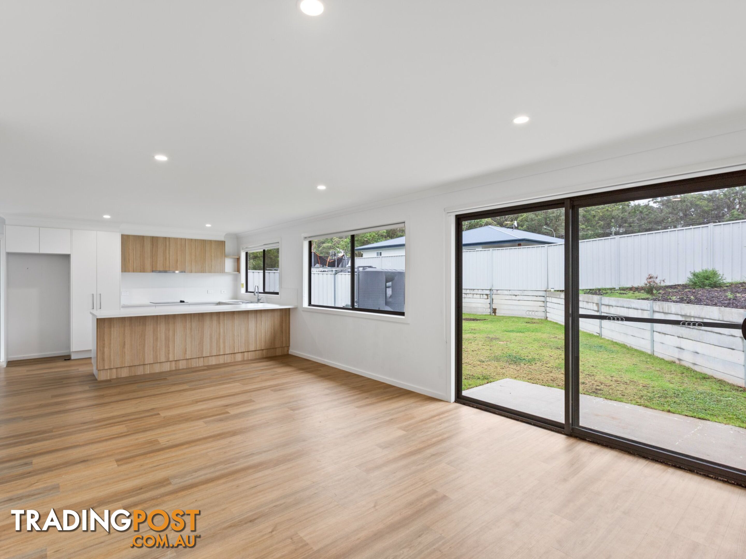 1/2 Kurrajong Crescent KALARU NSW 2550