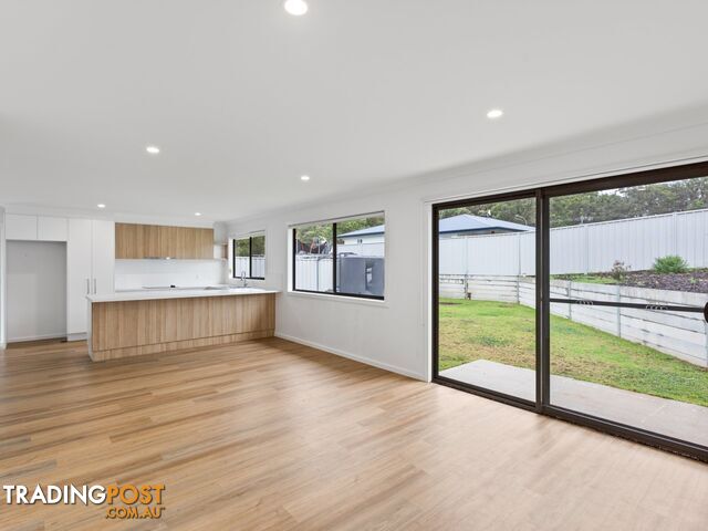 1/2 Kurrajong Crescent KALARU NSW 2550