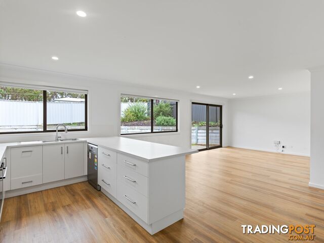 1/2 Kurrajong Crescent KALARU NSW 2550