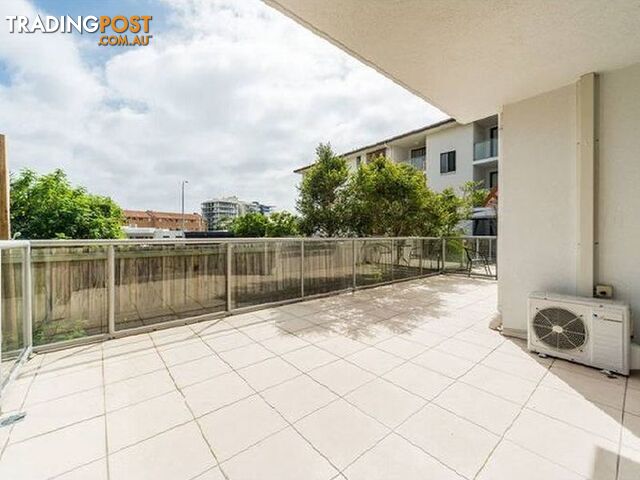 4/32 Bath Street LABRADOR QLD 4215