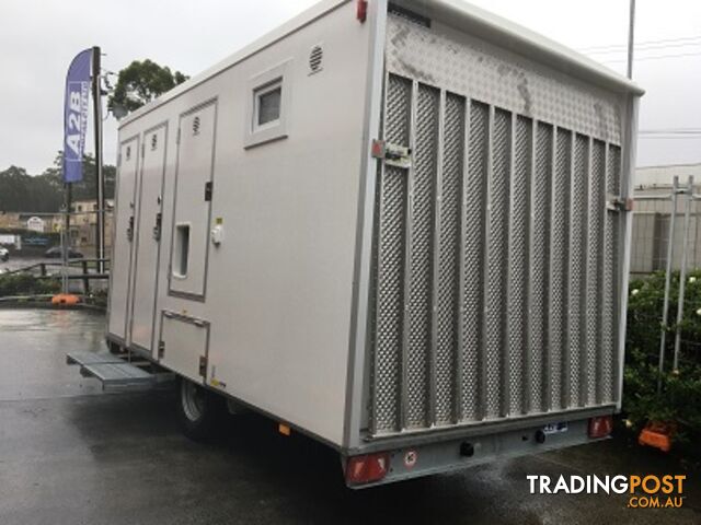 SCANVOGN - 420 4+1 ACCESSIBLE TOILET TRAILER - photo 2 of 5