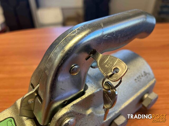 KNOTT 6X0002.011 COUPLING HANDLE LOCK WITH KEY - photo 3 of 4