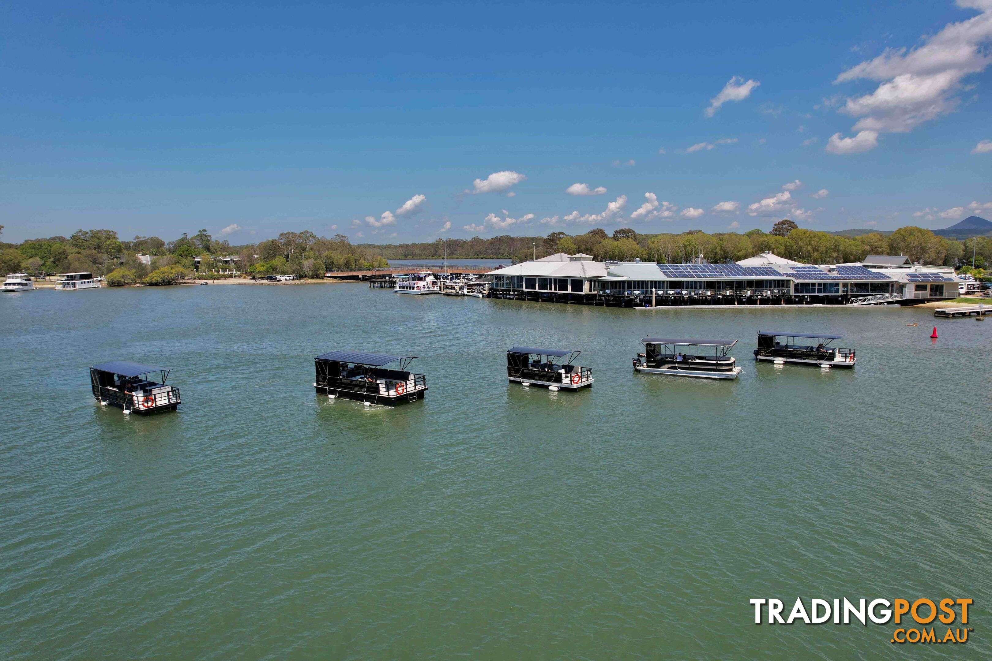 Luxury Boat Hire Business in Tewantin, Noosa