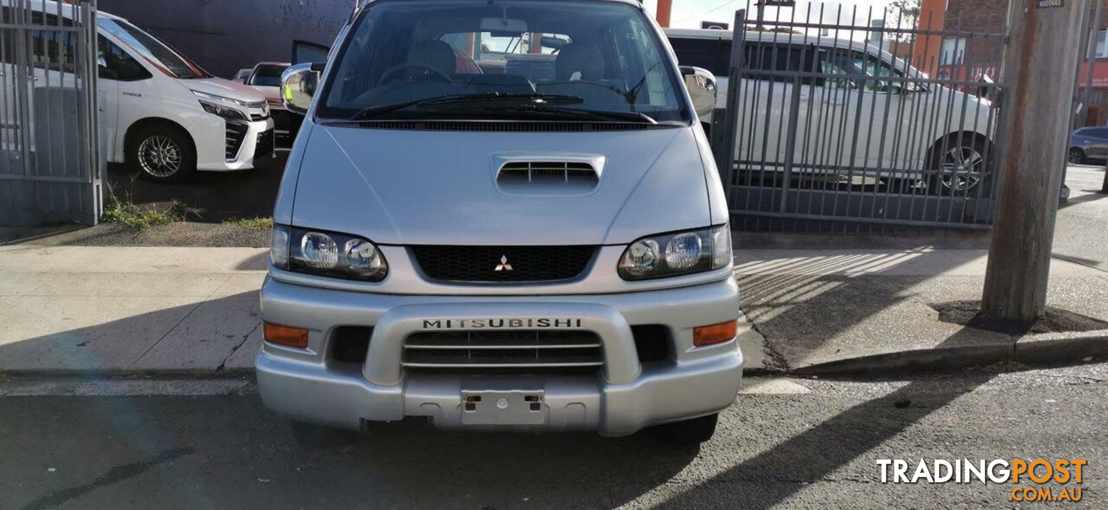 2002 MITSUBISHI DELICA   -