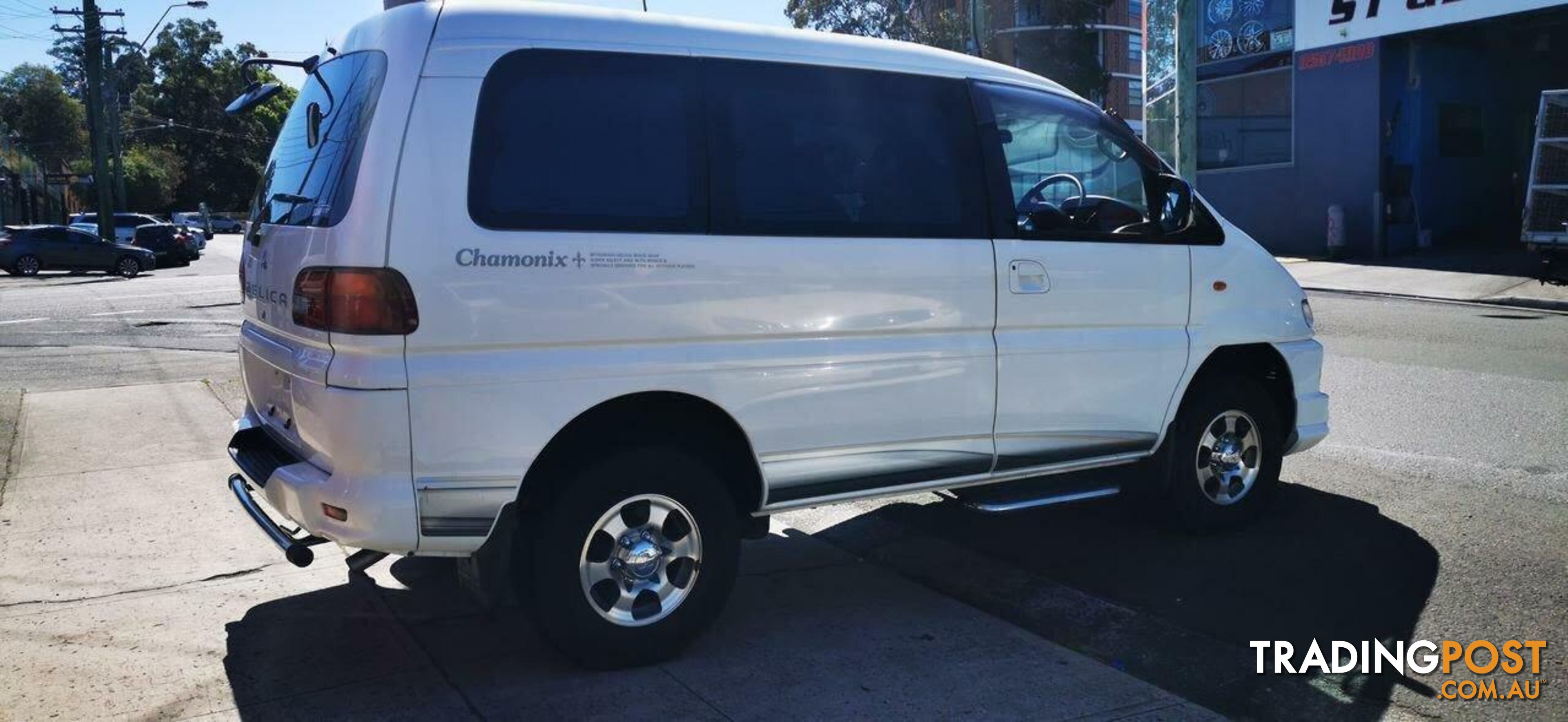 2004 MITSUBISHI DELICA (NO BADGE)  -