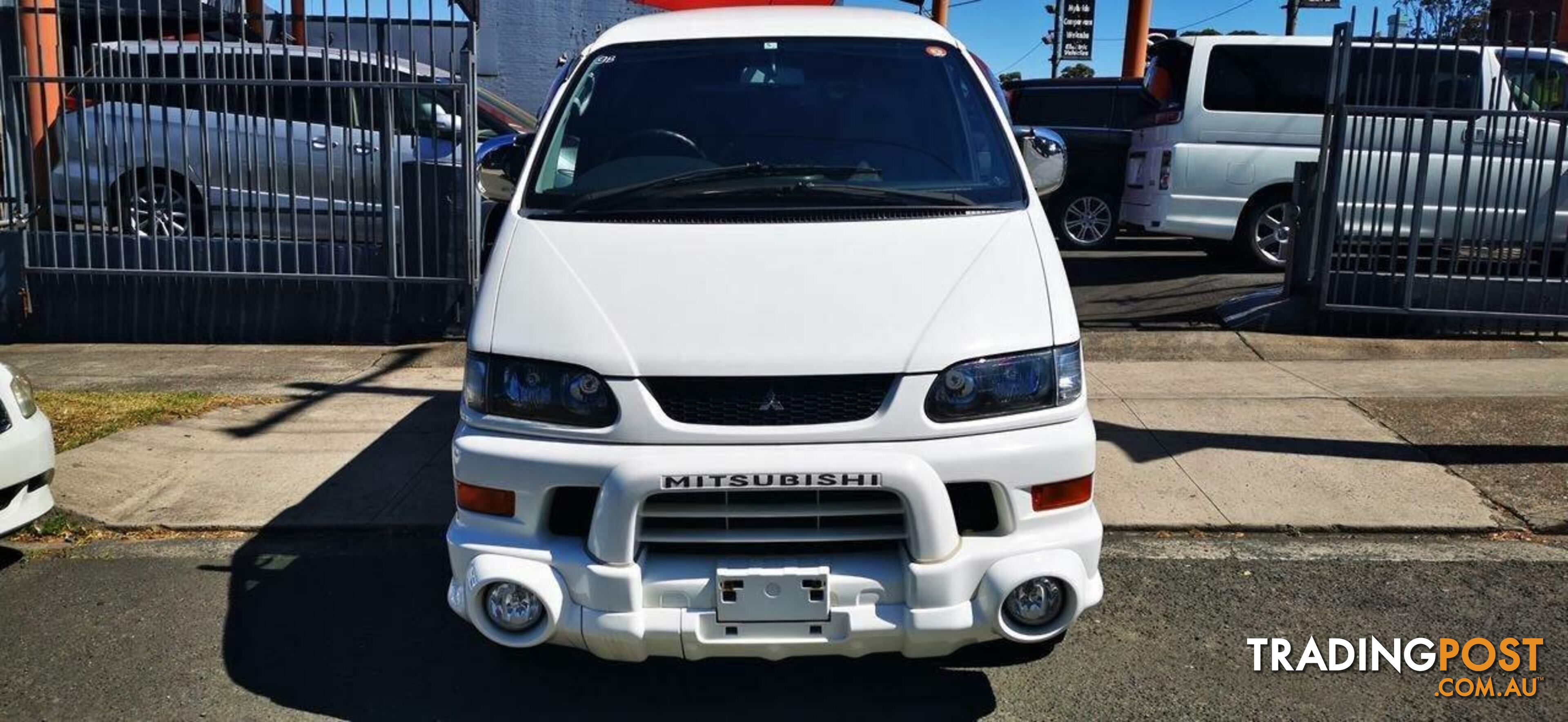 2004 MITSUBISHI DELICA (NO BADGE)  -