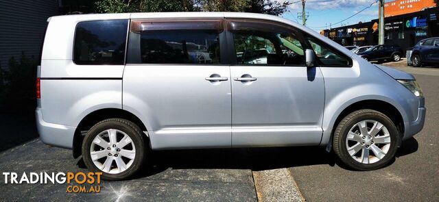 2011 MITSUBISHI DELICA D:5  -