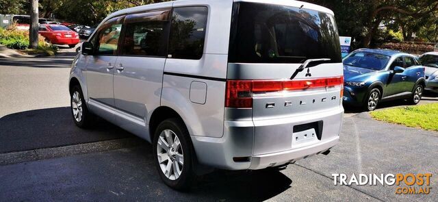 2011 MITSUBISHI DELICA D:5  -