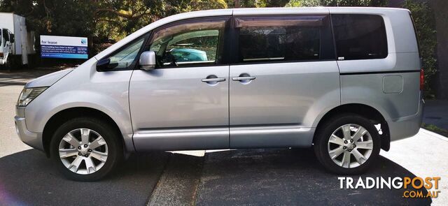 2011 MITSUBISHI DELICA D:5  -