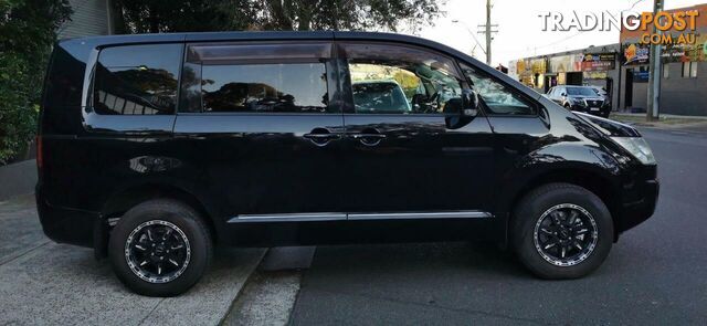 2011 MITSUBISHI DELICA D:5  -