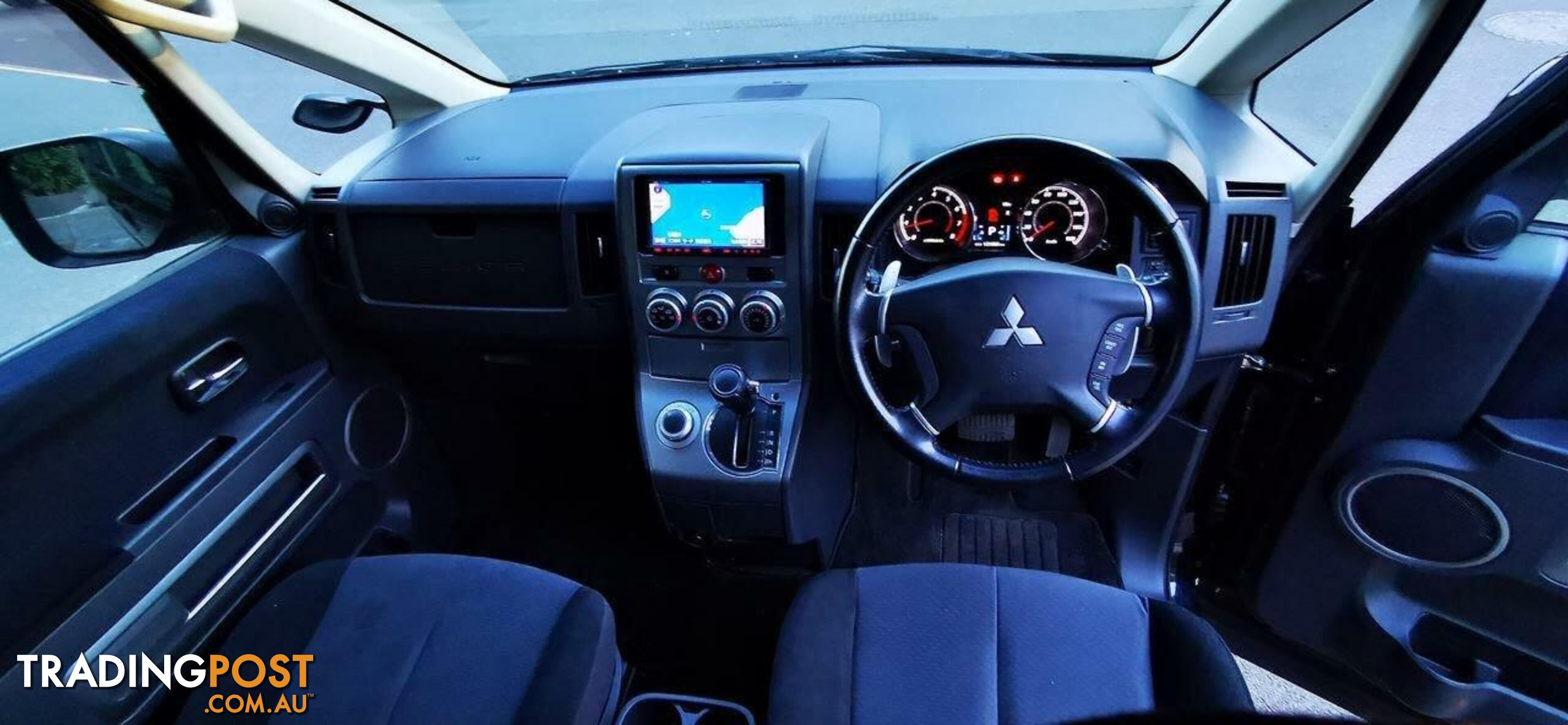 2011 MITSUBISHI DELICA D:5  -