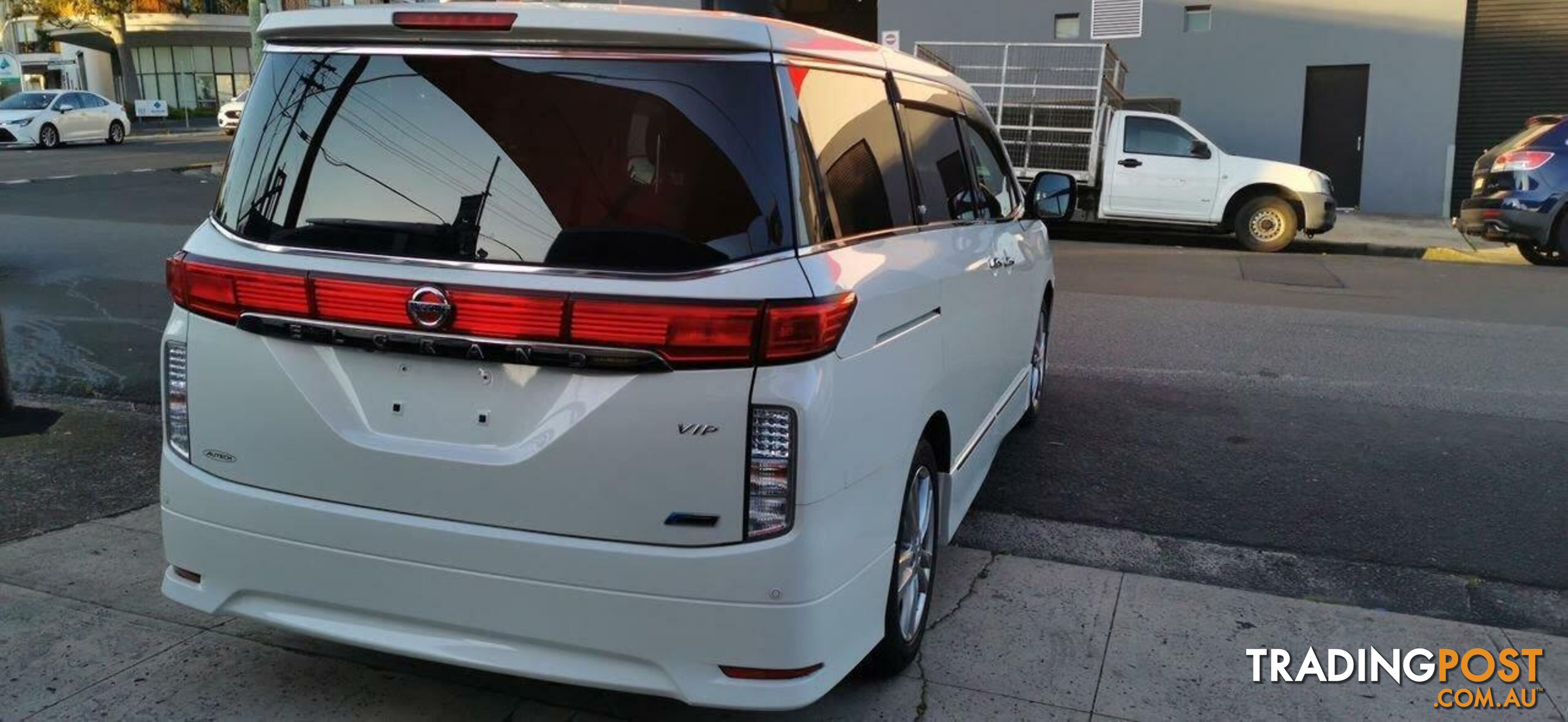 2011 NISSAN ELGRAND VIP  -