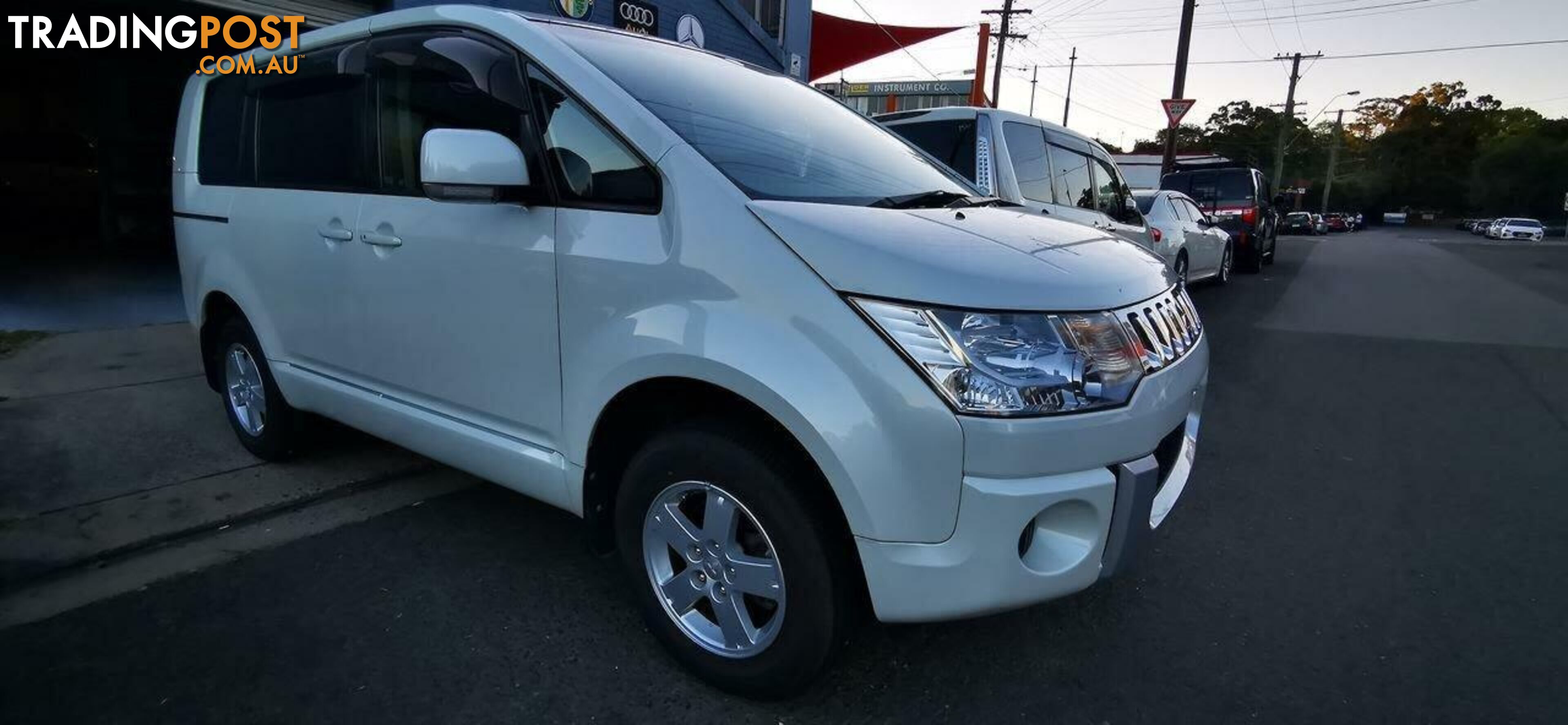 2012 MITSUBISHI DELICA D:5  -