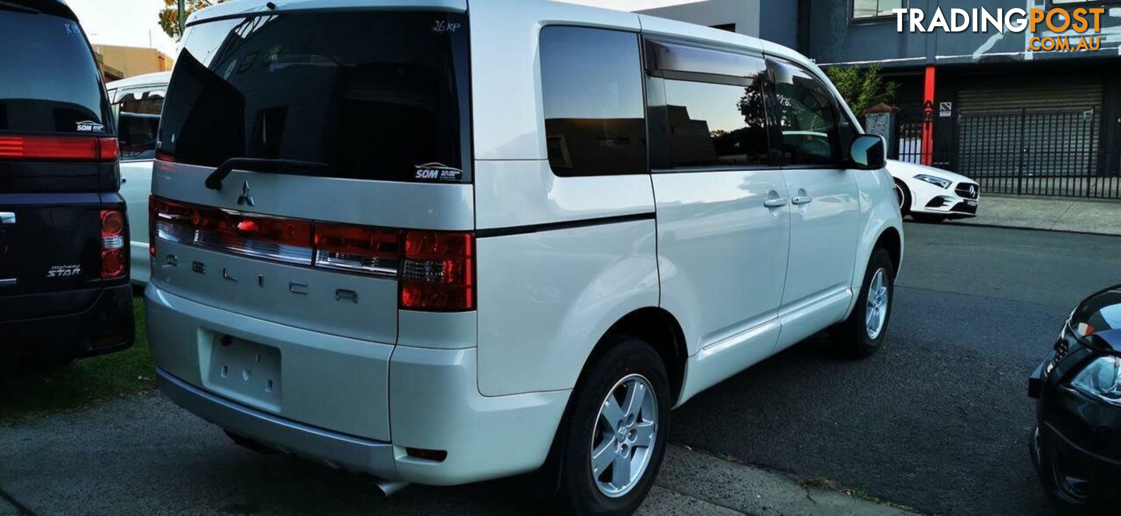 2012 MITSUBISHI DELICA D:5  -