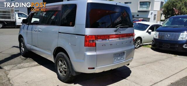 2010 MITSUBISHI DELICA D:5  -