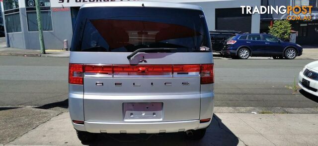 2010 MITSUBISHI DELICA D:5  -