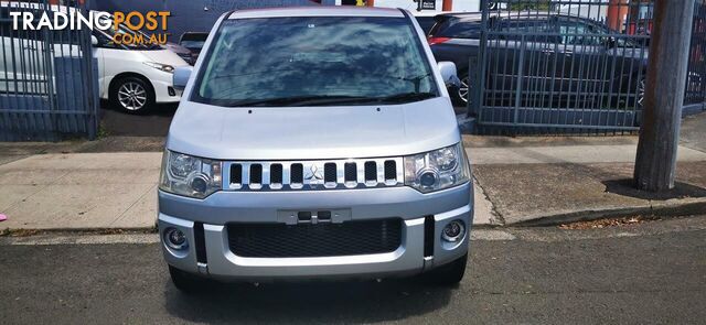 2010 MITSUBISHI DELICA D:5  -