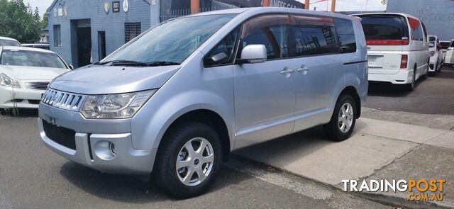 2010 MITSUBISHI DELICA D:5  -