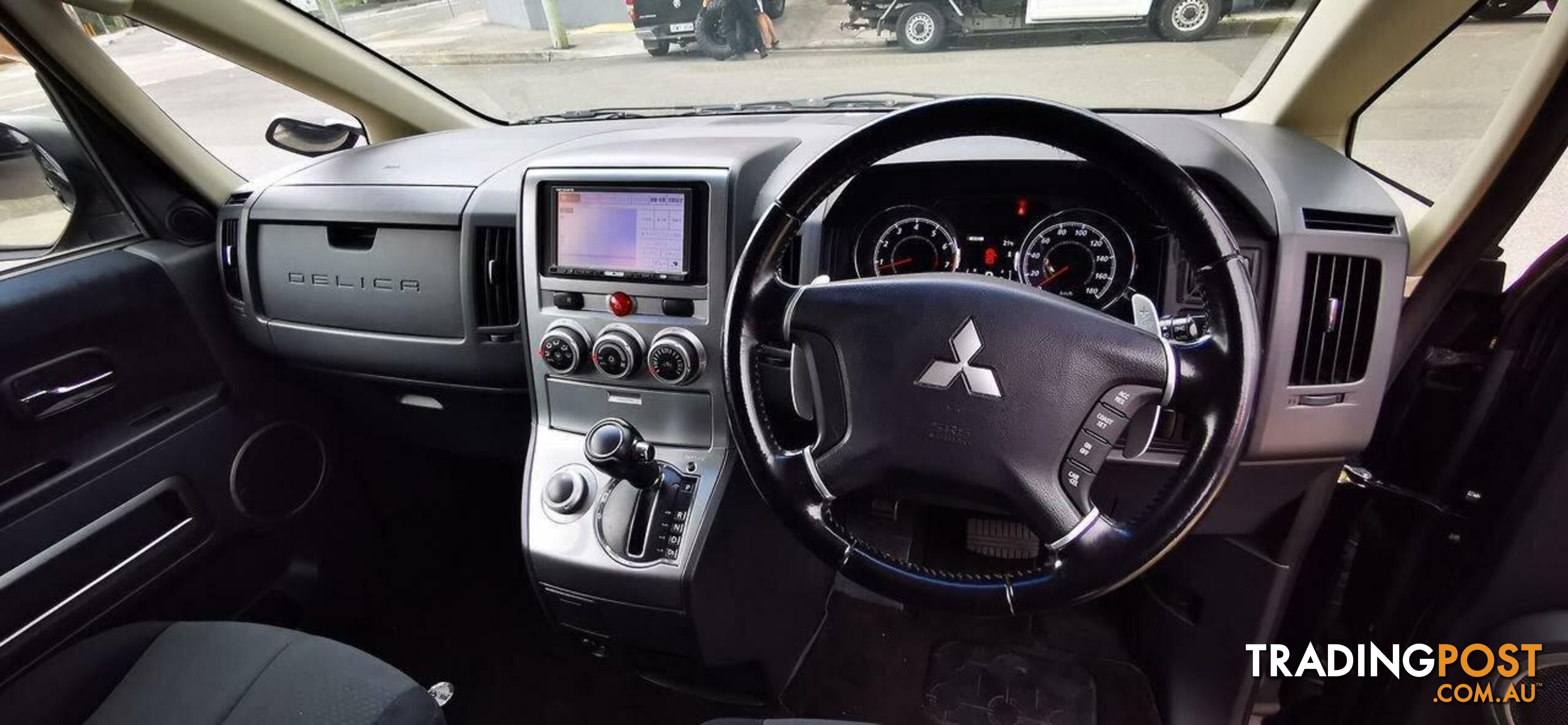 2011 MITSUBISHI DELICA D:5  -