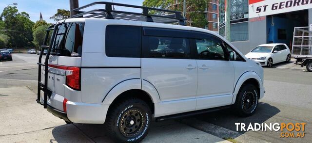 2023 MITSUBISHI DELICA D:5 CHAMONIX  -