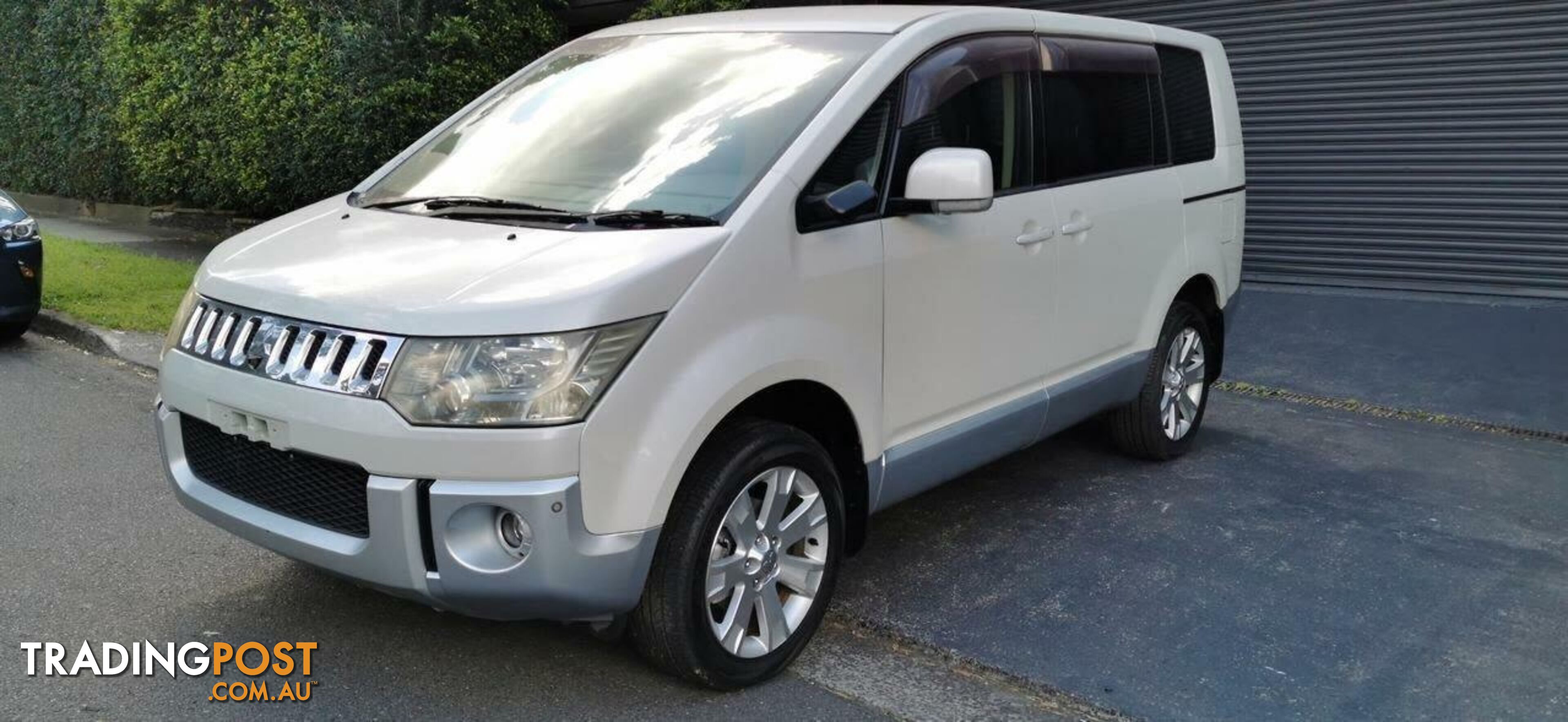 2009 MITSUBISHI DELICA D:5  -