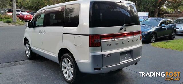 2009 MITSUBISHI DELICA D:5  -