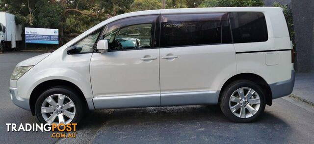 2009 MITSUBISHI DELICA D:5  -