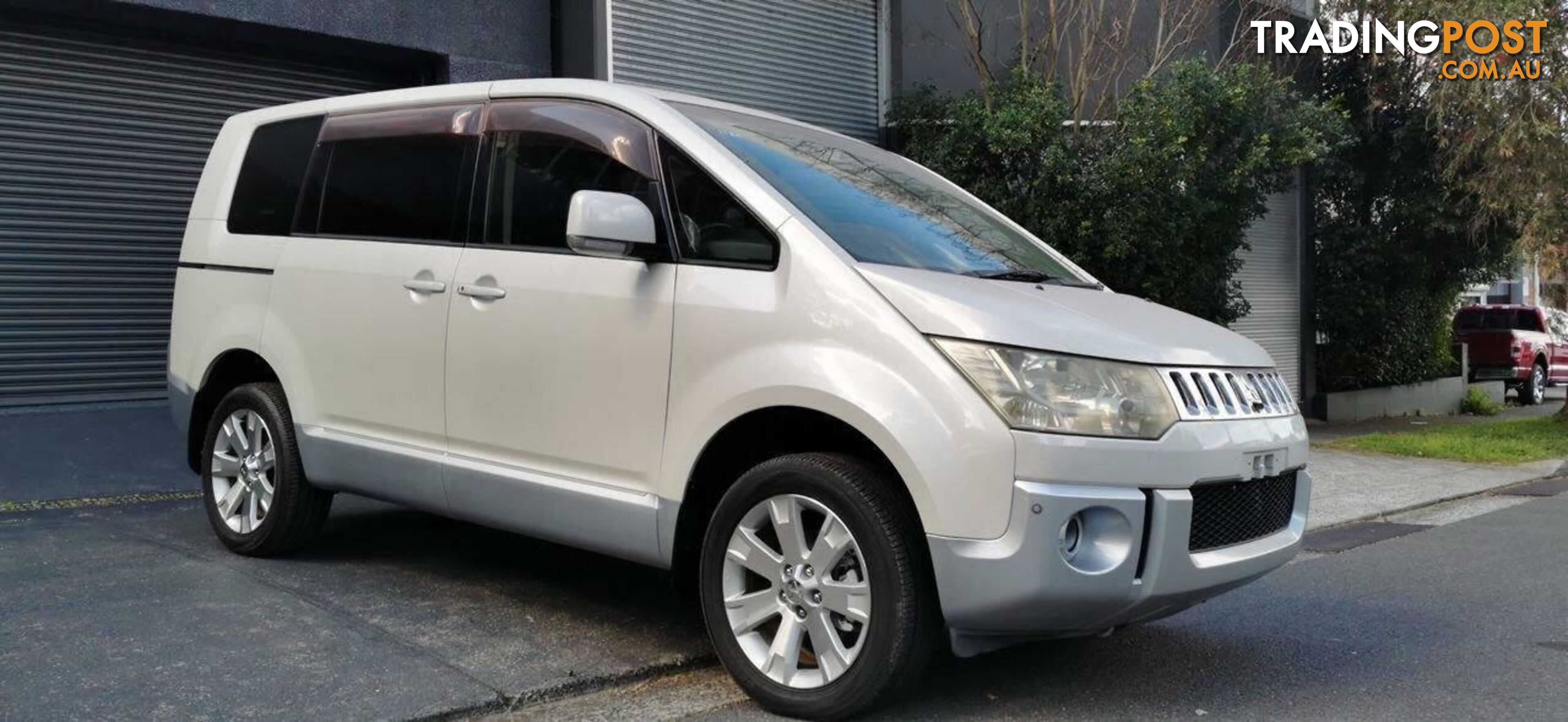 2009 MITSUBISHI DELICA D:5  -