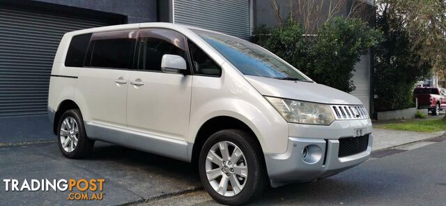 2009 MITSUBISHI DELICA D:5  -