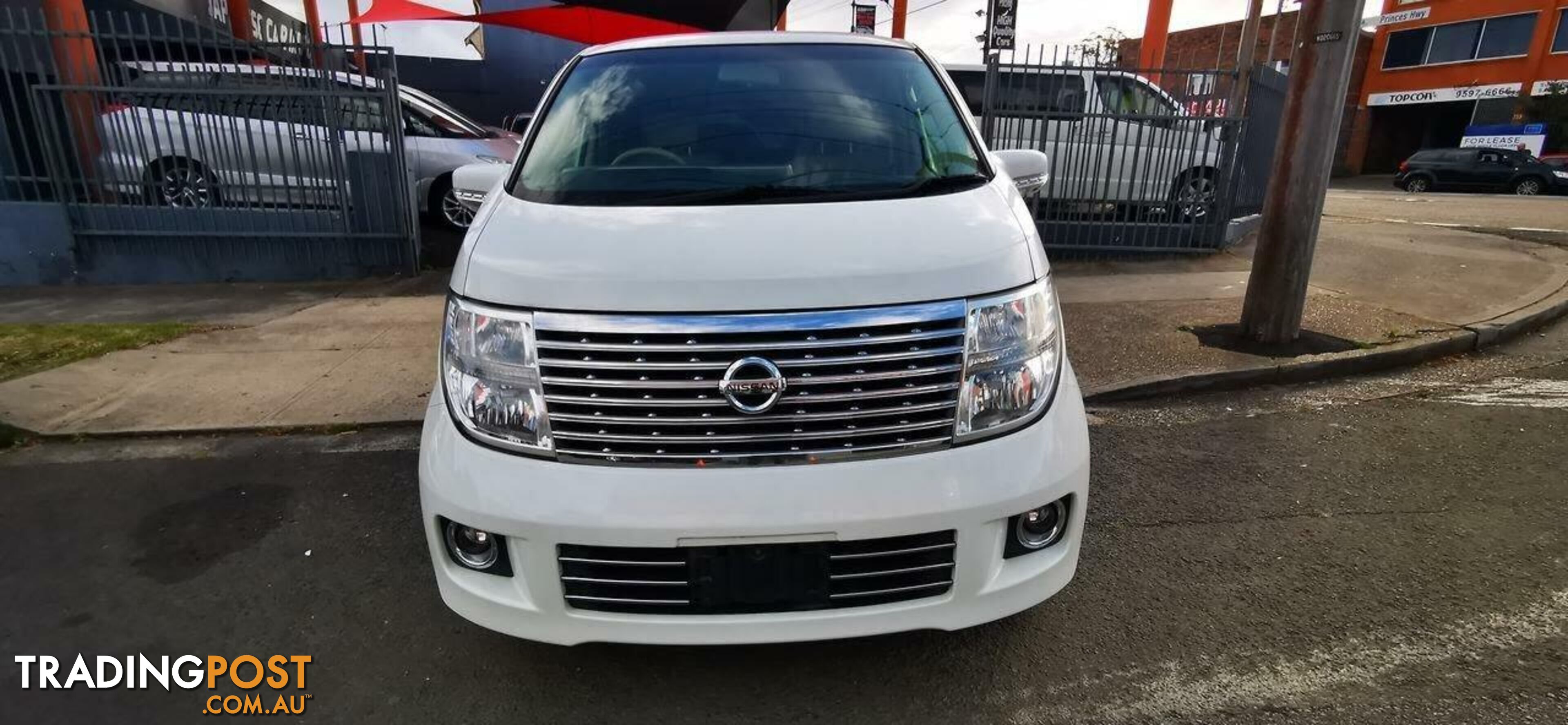 2005 NISSAN ELGRAND (NO BADGE)  -