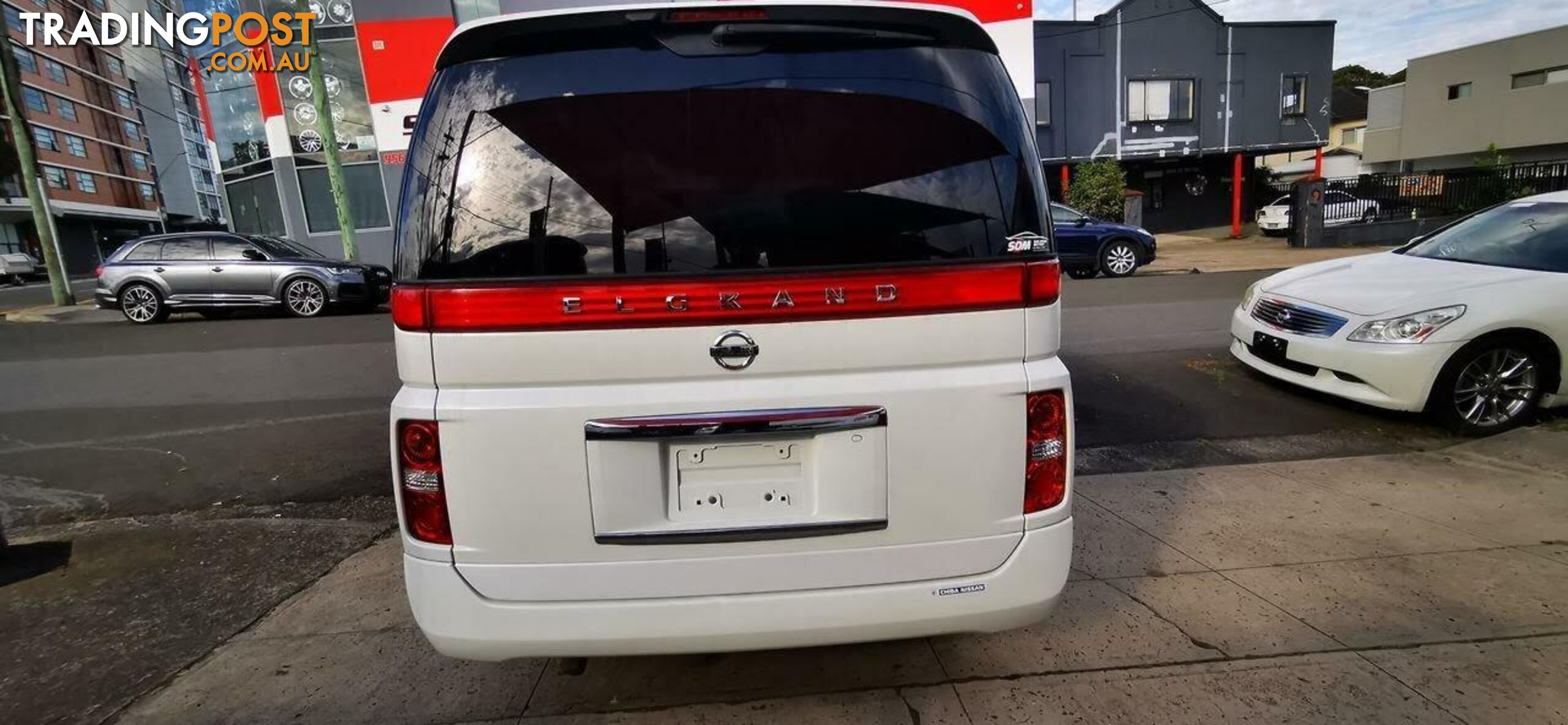 2005 NISSAN ELGRAND (NO BADGE)  -